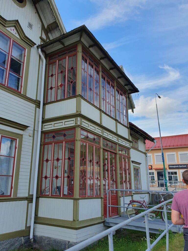 Schöne fassade an einem Haus in Schweden.