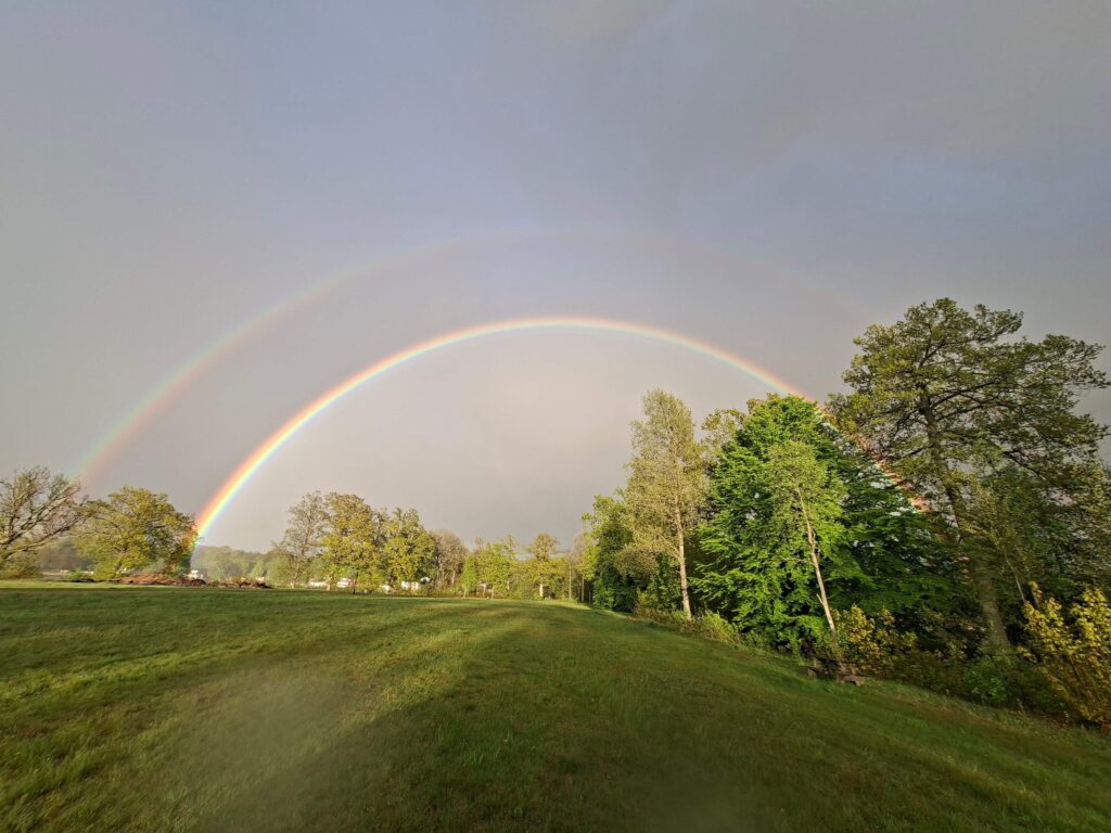 Doppelter Regenbogen in Schweden nach einem Unwetter unsere Erfahrungen nach zweieinhalb Wochen Schweden mit dem Camper