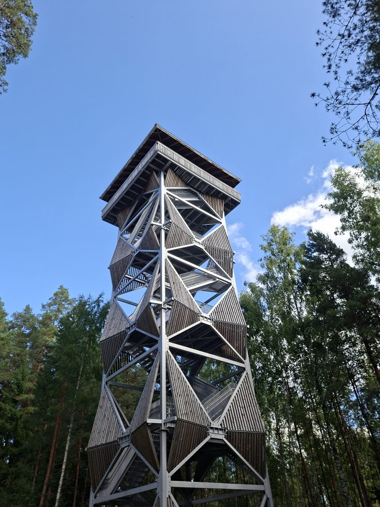 Aussichtsturm am Valgesoo-Studienpfad